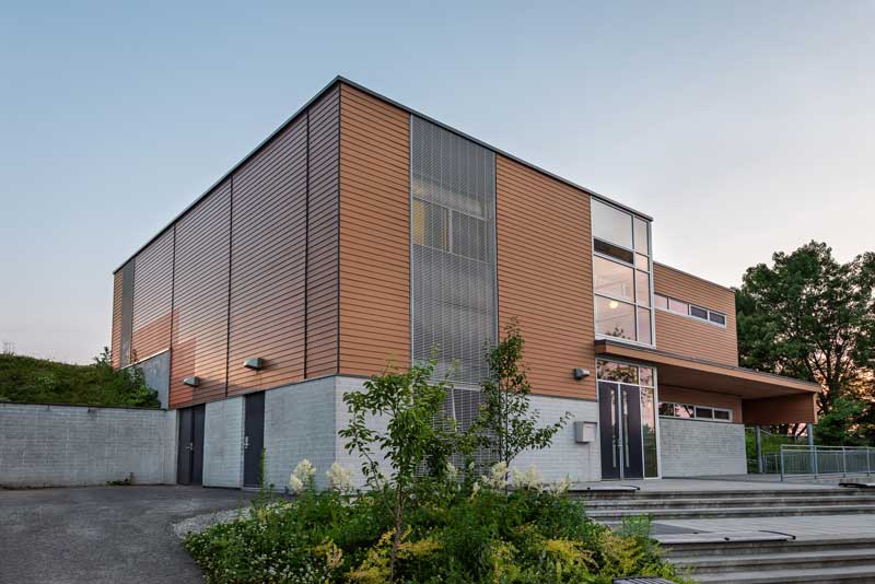 acquisition financing loans: photo of generic small business building  exterior